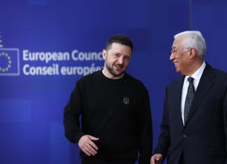 Trump afferma che Zelensky “può porre fine alla guerra con la Russia se lo desidera” rinunciando alla NATO e alla Crimea