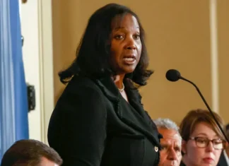 Trump licenzia la governatrice Lisa Cook dalla Fed (la prima volta nella storia)