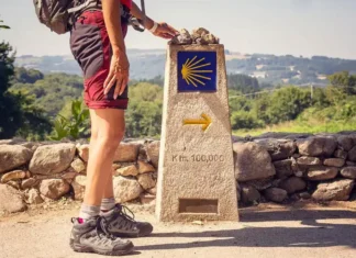 La Spagna ha chiesto ai pellegrini di evitare o interrompere il Cammino di Santiago a causa degli incendi