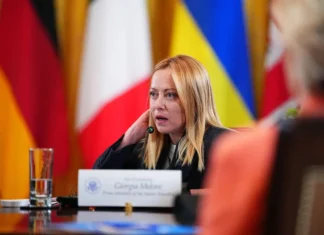 Giorgia Meloni e il fuori onda imbarazzante con Trump: “Non parlo mai con la stampa italiana”