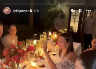 Kylie Jenner porta il black lace in trend per il suo compleanno