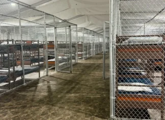 Una giudice federale ha ordinato lo smantellamento di “Alligator Alcatraz”