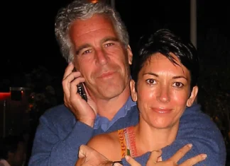 Ghislaine Maxwell si rifiuta di rispondere sul caso Epstein e ricatta: “Testimonio solo se mi viene concessa la grazia”