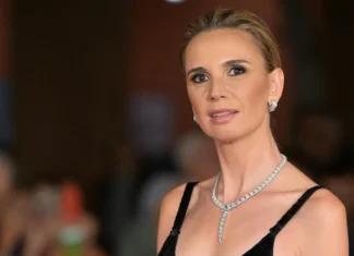 Chi è Emanuela Fanelli, la madrina dell’apertura e chiusura della Mostra del Cinema di Venezia 2025
