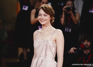 Lode a Emma Stone per i beauty look della seconda serata di Venezia 82: è il red carpet dei raccolti (e del pixie cut) Lode a Emma Stone per i beauty look della seconda serata di Venezia 82: è il red carpet dei raccolti (e del pixie cut) - Ph © Ludovica Casula