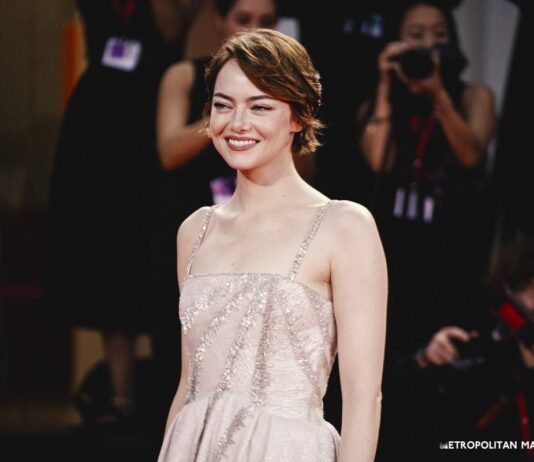 Lode a Emma Stone per i beauty look della seconda serata di Venezia 82: è il red carpet dei raccolti (e del pixie cut) Lode a Emma Stone per i beauty look della seconda serata di Venezia 82: è il red carpet dei raccolti (e del pixie cut) - Ph © Ludovica Casula