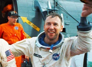 È morto Jim Lovell, comandante dell’Apollo 13 celebre per la frase “Houston, abbiamo un problema” Morte Jim Lowell Nasa