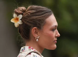 Perché siamo tutti impazziti per il mollettone per capelli?