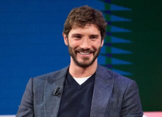 Stefano De Martino rivoluziona Sanremo 2027, debutta la nuova “Serata Eurovision” Stefano De Martino, le parole del legale sul video