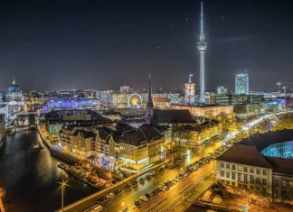 Evacuate migliaia di persone dal centro di Berlino dopo il ritrovamento di una bomba inesplosa della Seconda Guerra Mondiale