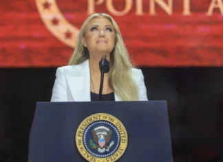 Il funerale di Charlie Kirk ha avuto il retrogusto di una convention politica