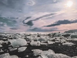 Alla scoperta dell’Islanda: tour di 10 giorni lungo la Ring Road Diamond Beach in Islanda lungo la Ring Road - Photo Credits undernorthernskies.com