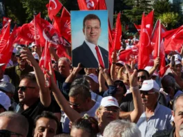 Nuove proteste contro Erdogan infiammano la Turchia