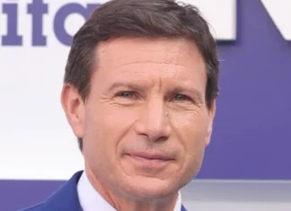 Chi è Alberto Rimedio, l’arbitro di questa sera di Freeze – Chi sta fermo vince!
