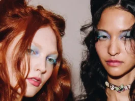 Tutte le inspo beauty dalla NYFW Spring 2026: pelle da bambola, ciglia fantasma e hair-hats (sì, cappelli fatti di capelli)