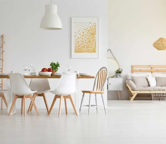 Arredo scandinavo con dettagli metallici: luce, semplicità e calore