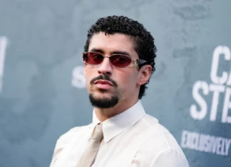 Bad Bunny indosserà un vestito durante l’Halftime Show del Super Bowl? No, Bad Bunny non si esibirà negli Stati Uniti: ecco perchè