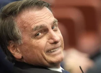 Bolsonaro è ricoverato in ospedale, i medici dichiarano: “Per alimentazione insufficiente”