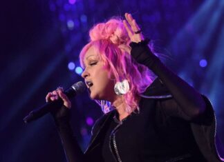 Cyndi Lauper si è esibita con Joni Mitchell, John Legend, SZA e Cher nell’ultimo concerto del suo tour di addio Cyndi Lauper, i duetti dell'ultimo concerto del tour di addio - Ph © Chris Delmas