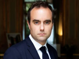 La Francia taglia i benefici a vita degli ex ministri