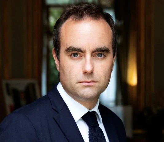 Fumata bianca per Sébastien Lecornu: respinte le due mozioni di sfiducia