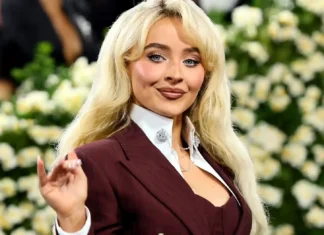 La Casa Bianca cancella il video dell’ICE dopo la reazione negativa di Sabrina Carpenter Sabrina Carpenter, il nuovo album Man's Best Friend debutta in vetta alla Billboard 100