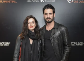 Chi è Özge Özpirinççi, Bahar della serie turca ‘La forza di una donna’: carriera e marito (collega)