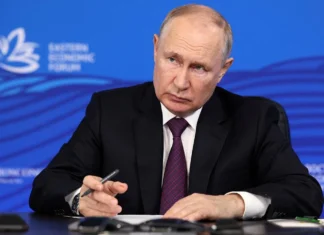 Putin: “Se è pronto, Zelensky può incontrarmi a Mosca”