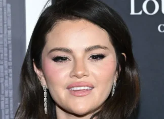 Selena Gomez, per i dieci anni dell’album “Revival” annuncia una speciale edizione in vinile Selena Gomez, per i dieci anni dell'album "Revival" annuncia una speciale edizione in vinile