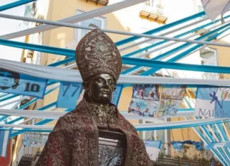 Napoli grida (di nuovo) al miracolo: il sangue di San Gennaro si è sciolto