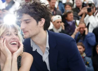 Louis Garrel, chi è l’ex fidanzato di Valeria Bruni Tedeschi e padre della figlia: “Prima abbiamo adottato Oumy, poi è arrivato Noè”