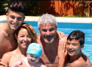 Chi sono i figli di Pino Insegno avuti da due donne diverse, Alessandro, Matteo, Francesco e Valerio