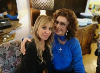 Alessandra Mussolini nipote di Sophia Loren, il loro rapporto: “Non c’è mai stata, ha sempre lavorato”