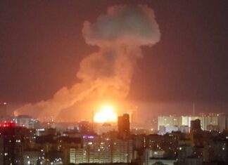 Un nuovo attacco russo ha colpito Kiev e altre città dell’Ucraina
