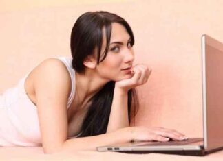 Come proteggere la pelle quando si lavora tanto al computer