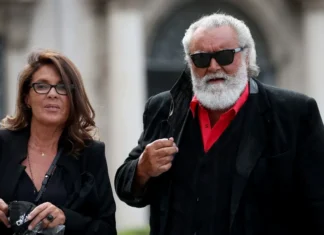 Diego Abatantuono, chi sono l’ex moglie Rita Rabassini e la figlia Marta e l’attuale moglie Giulia e i figli Matteo e Marco: “Ho una famiglia allargata”
