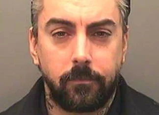 Ian Watkins, ex cantante dei Lostprophets, è stato ucciso in carcere: era detenuto per pedofilia