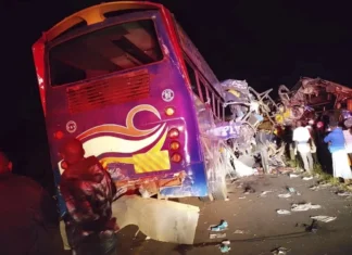 Un incidente tra due autobus in Uganda ha provocato almeno quarantasei morti