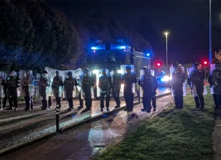 Scontri e proteste a Dublino davanti a un hotel: il tema è l’immigrazione