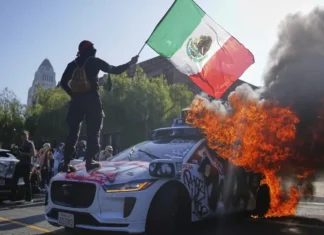Los Angeles dichiara lo stato di emergenza per i raid sull’immigrazione