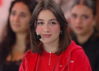 La nuova concorrente di Amici, Angie, non è l’unica allieva entrata nella scuola con un contratto discografico
