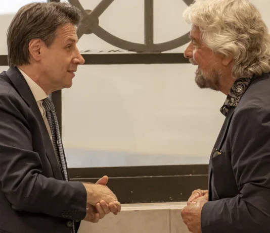 Ora il Movimento 5 Stelle ha due siti web, torna online il sito di Beppe Grillo