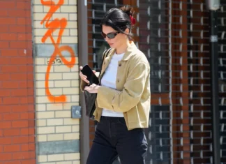 Le ballerine nere sono tornate (e Kendall e Gigi le stanno già rilanciando)