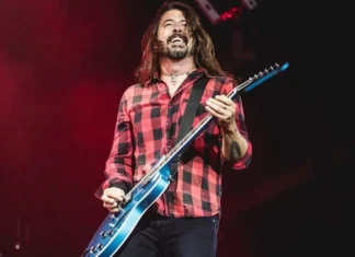 Dave Grohl è stato premiato per il suo impegno nel volontariato a Los Angeles Dave Grohl