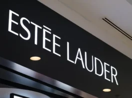 Estée Lauder mostra segni di ripresa in Cina: la strategia di rilancio funziona