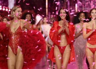 Il Victoria’s Secret Fashion Show 2025 è tornato: questa volta è più inclusivo, più glam e più digitale