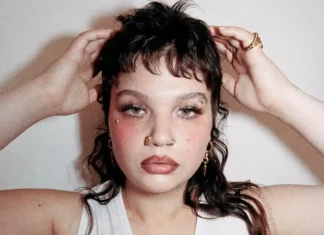 Lola Young ha avviato un’azione legale contro il produttore “Messy” Lola Young