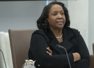 La Corte Suprema blocca il licenziamento della consigliera della Federal Reserve Lisa Cook, voluto da Trump