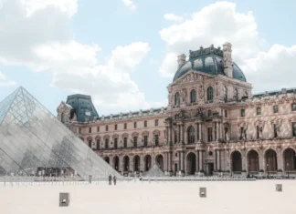 È in corso uno sciopero del personale al Museo del Louvre