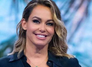 Sonia Bruganelli confessa di aver avuto un aborto: “Paolo non era pronto ad avere un terzo figlio” Sonia Bruganelli confessa di aver avuto un aborto: "Paolo non era pronto ad avere un terzo figlio"
